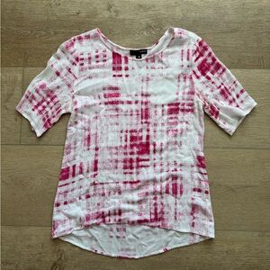 Aqua Women’s White and Pink Patterned Short Sleeve Top - Size Small